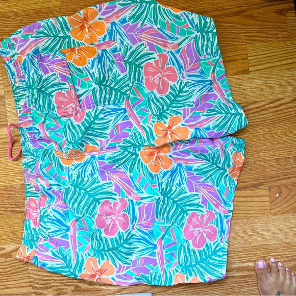Vineyard Vines Swim Trunks - Picture 2 of 5